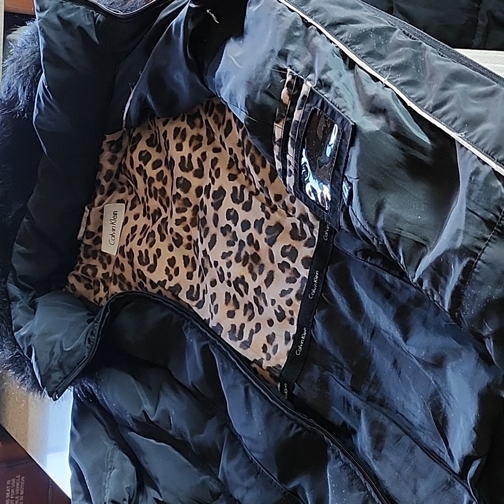 Calvin Klein Ladies XL Black Puffy Hooded Jacket - Picture 3 of 16